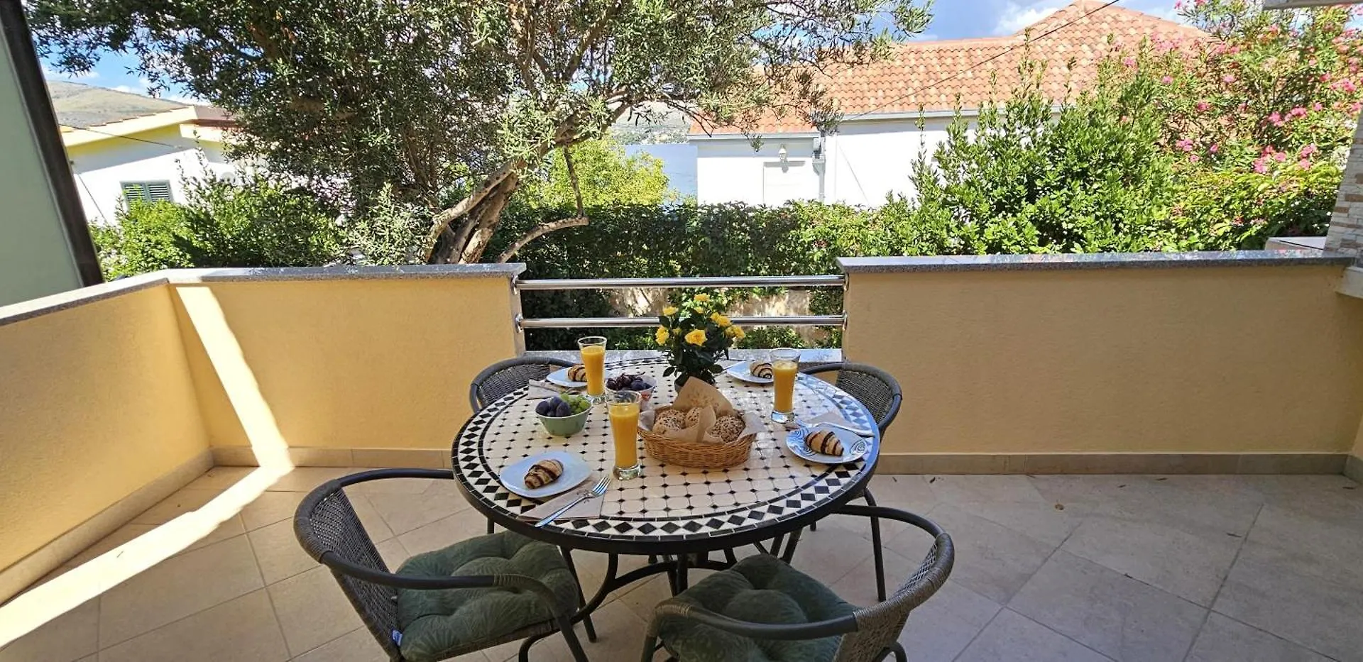 Prázdninový dům Spacious Villa Lush Garden Private Access To Beach - Villa Sherene Trogir Chorvatsko